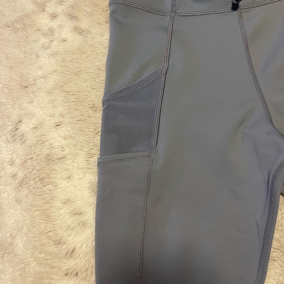 The Nike epic luxe tight fit - Picture 3 of 6